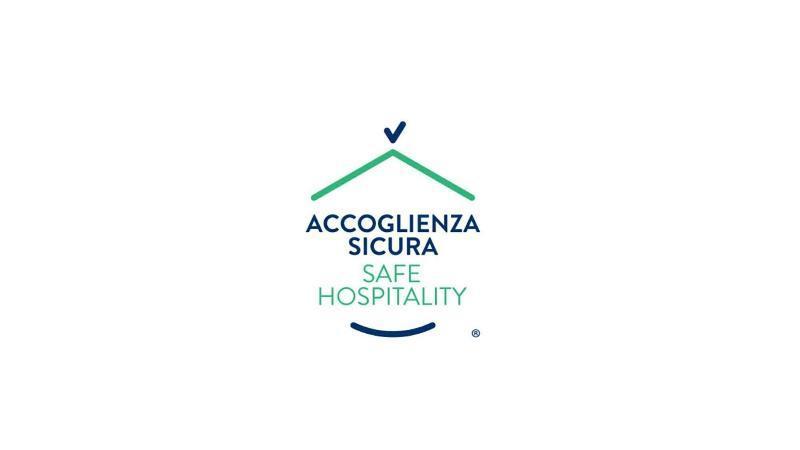Hotel La Soldanella Моена Екстериор снимка