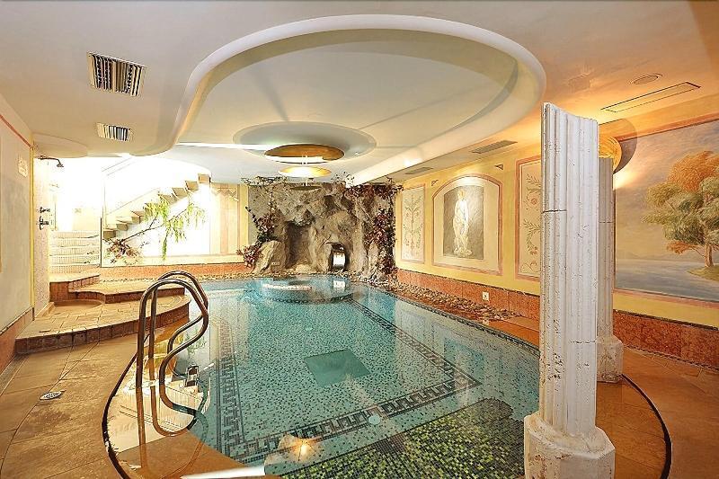 Hotel La Soldanella Моена Екстериор снимка