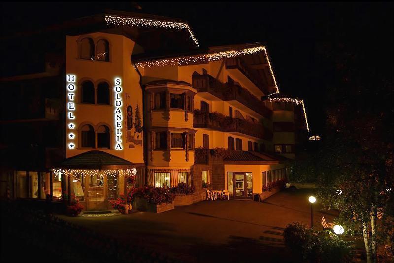 Hotel La Soldanella Моена Екстериор снимка