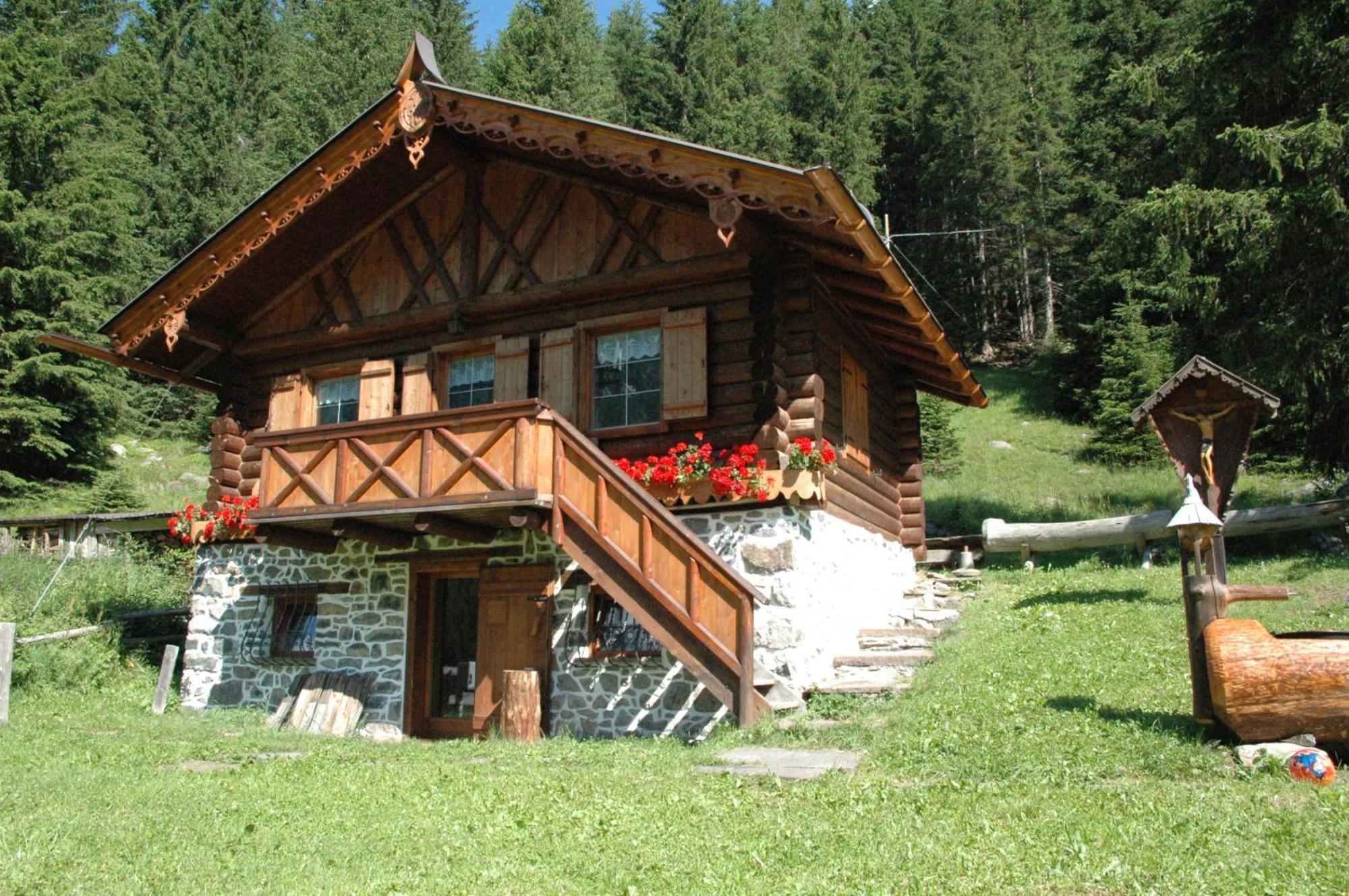 Hotel La Soldanella Моена Екстериор снимка