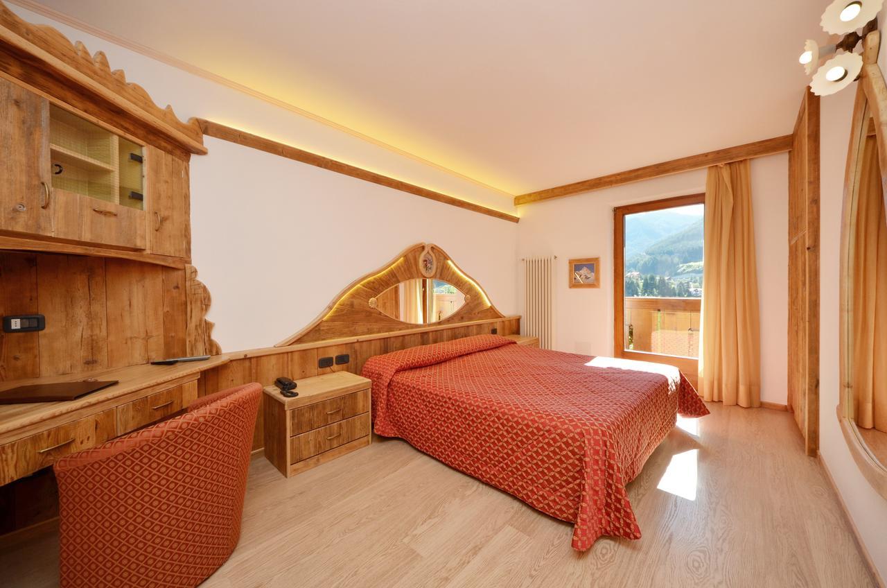 Hotel La Soldanella Моена Екстериор снимка