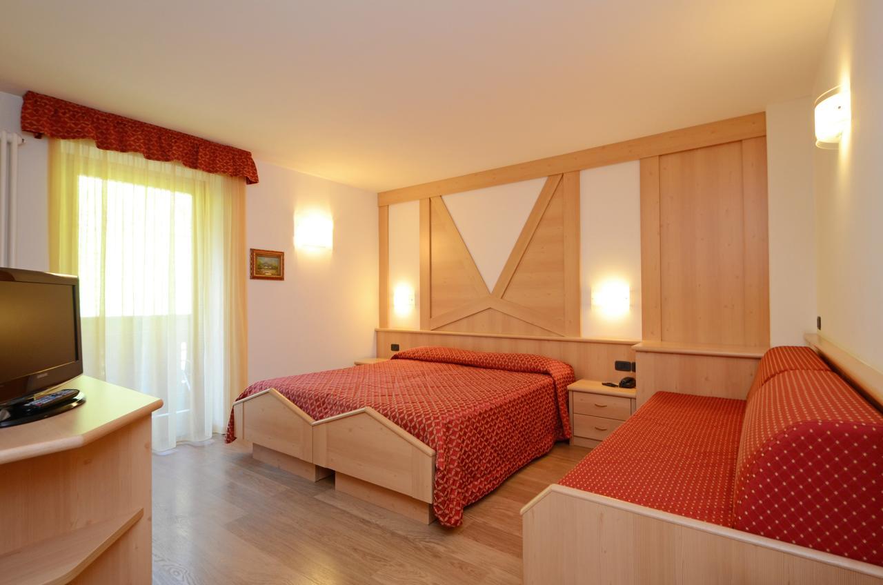 Hotel La Soldanella Моена Екстериор снимка