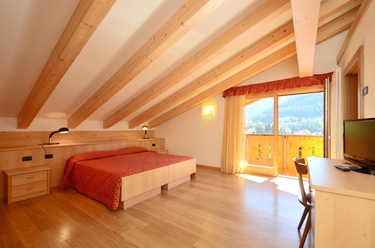 Hotel La Soldanella Моена Екстериор снимка