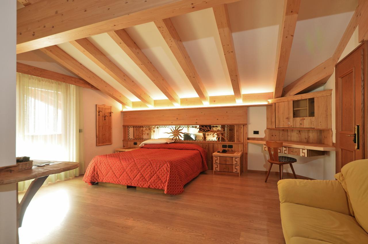Hotel La Soldanella Моена Екстериор снимка