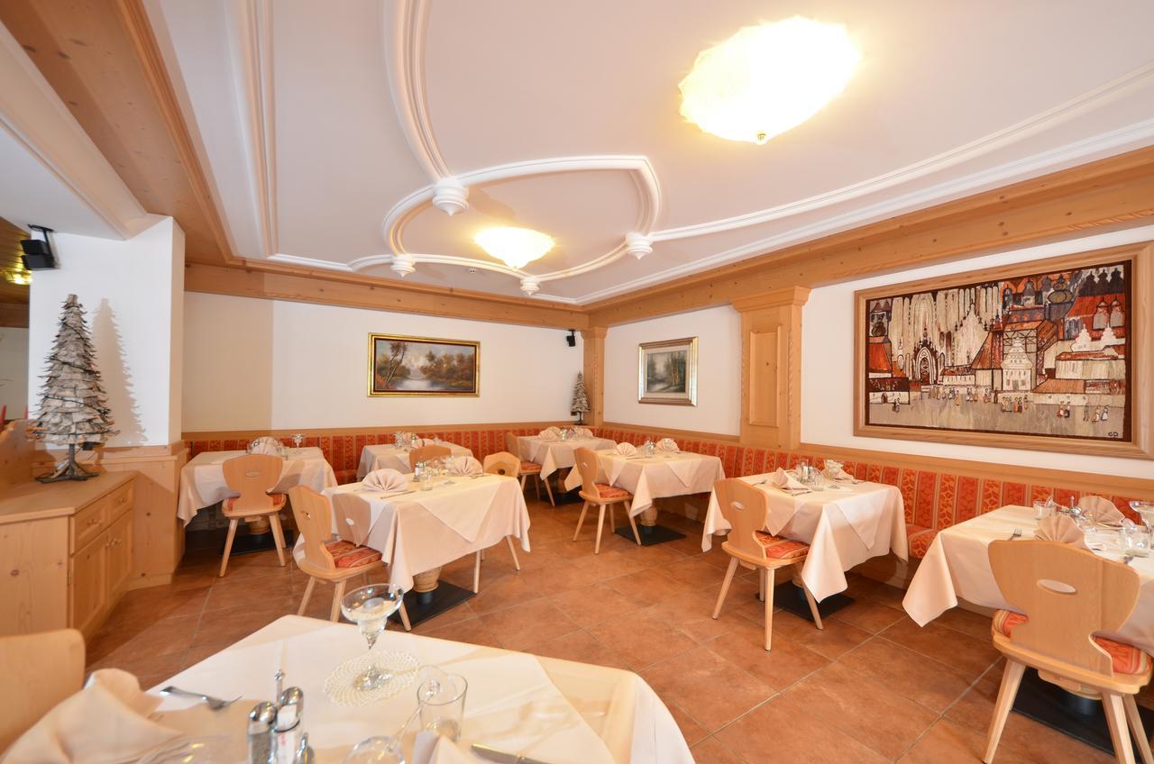 Hotel La Soldanella Моена Екстериор снимка