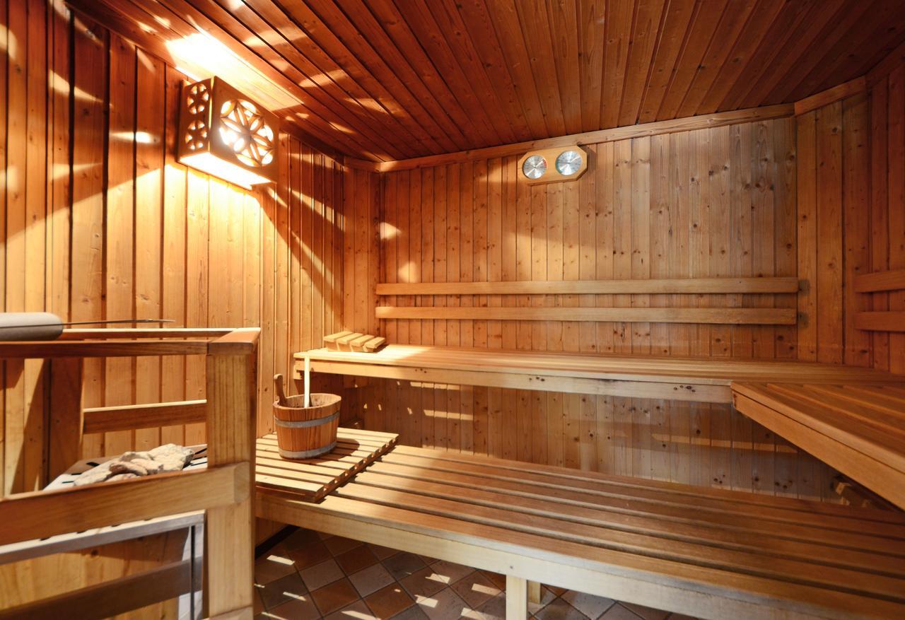 Hotel La Soldanella Моена Екстериор снимка