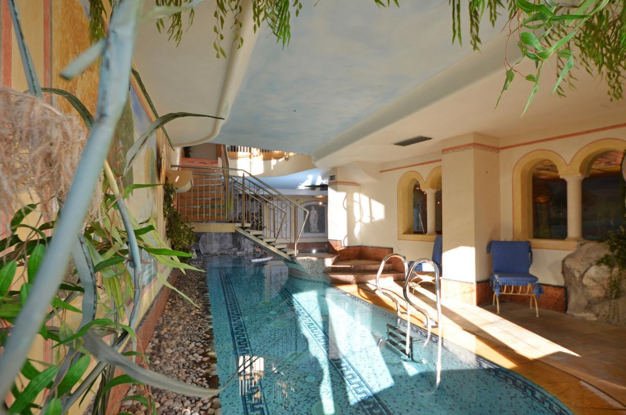 Hotel La Soldanella Моена Екстериор снимка
