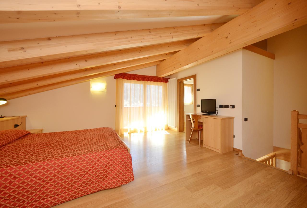 Hotel La Soldanella Моена Екстериор снимка
