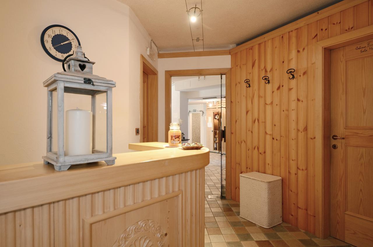 Hotel La Soldanella Моена Екстериор снимка