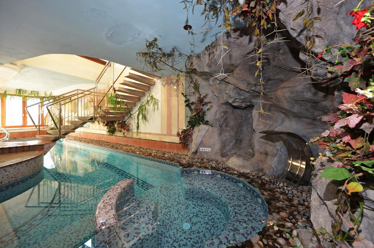 Hotel La Soldanella Моена Екстериор снимка