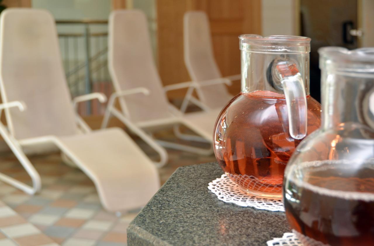 Hotel La Soldanella Моена Екстериор снимка